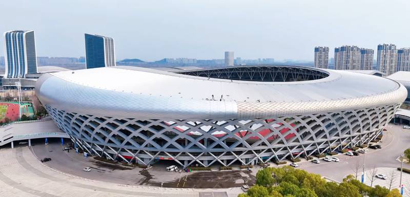  绿茵热浪席卷江苏，十三太保备战苏超新赛季。 体育新闻