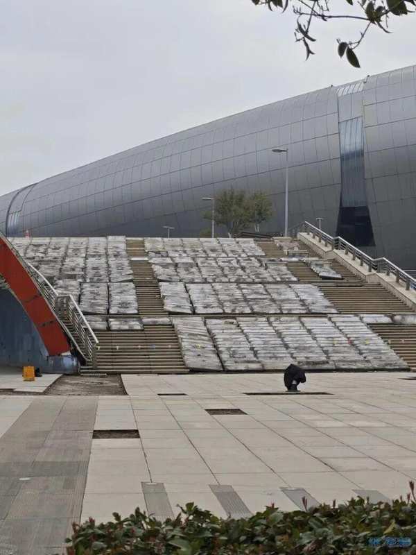  绿茵热浪席卷江苏，十三太保备战苏超新赛季。 体育新闻