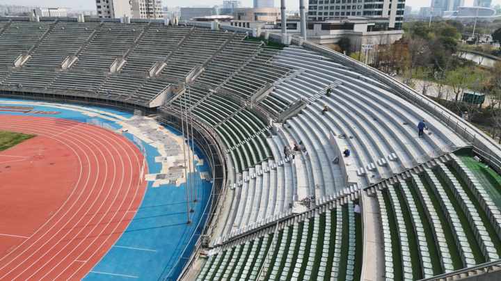  绿茵热浪席卷江苏，十三太保备战苏超新赛季。 体育新闻