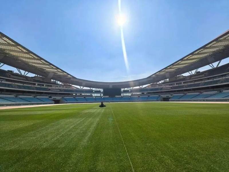  绿茵热浪席卷江苏，十三太保备战苏超新赛季。 体育新闻