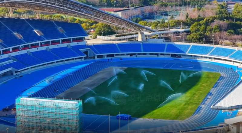  绿茵热浪席卷江苏，十三太保备战苏超新赛季。 体育新闻