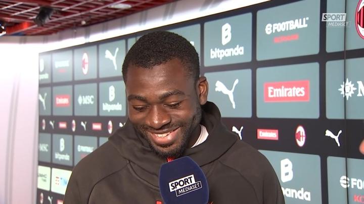  福法纳谈助攻爆发，米兰中场潜力无限；从街头到红黑军团，他从未放弃。 体育新闻