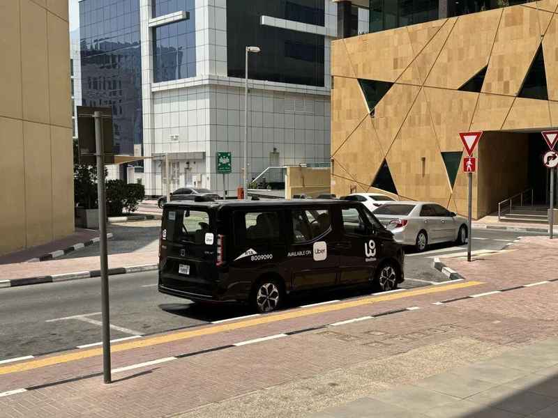  Robotaxi商业化加速推进；文远知行2025年业绩展现增长潜力，技术落地成效显著。 IT技术