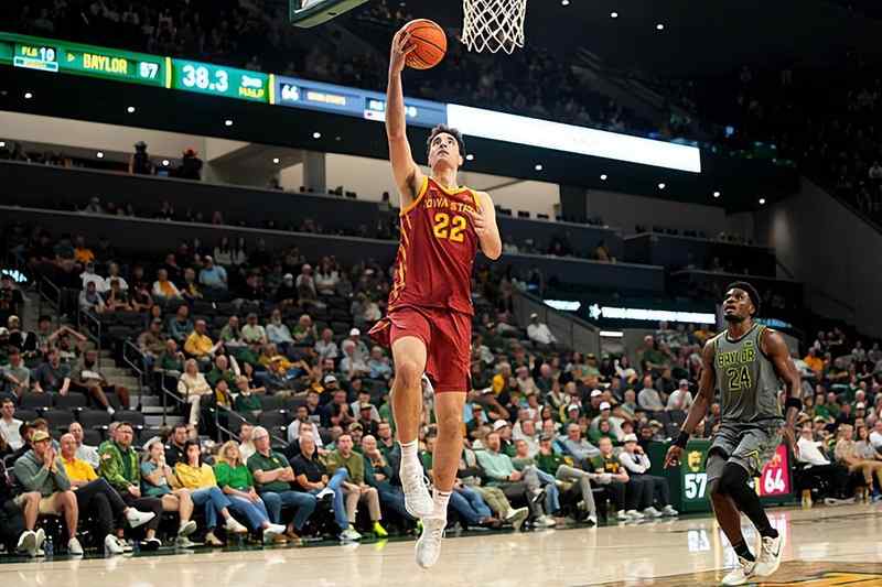  技术流锋线！数据拆解蒙奇洛维奇的投射能力与选秀前景 体育新闻