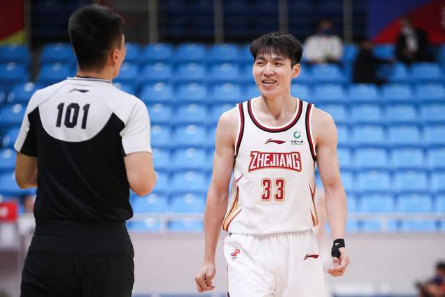  【技术解码】吉林浙江攻防矩阵全解析：篮板控制与外援博弈的战术前瞻 体育新闻