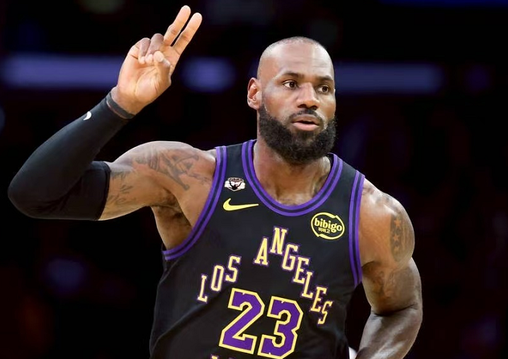  数据拆解与历史坐标：为何小艾30+10+2+2仍不足以撼动老詹 体育新闻