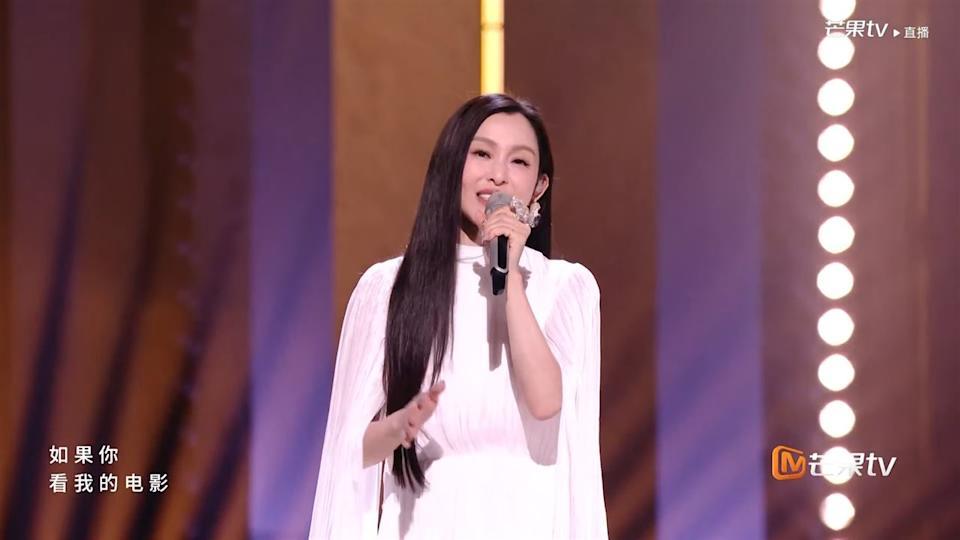  《乘风2026》首播惊现戏剧性一幕：范玮琪泪洒舞台背后的故事，让人唏嘘 娱乐新闻