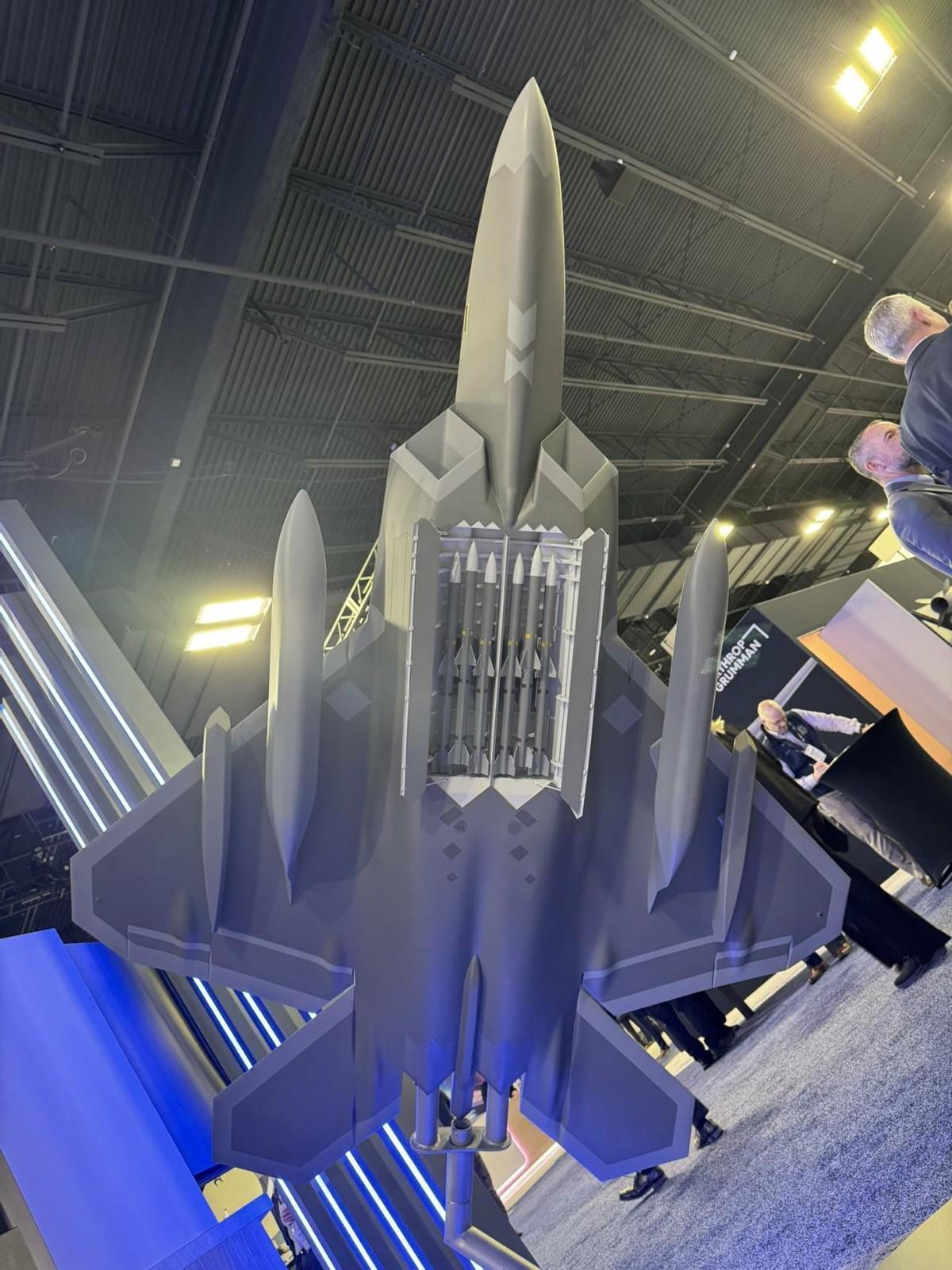  【技术解密】F-22“猛禽2.0”升级计划全解析：隐身副油箱如何重塑空中作战半径 新闻