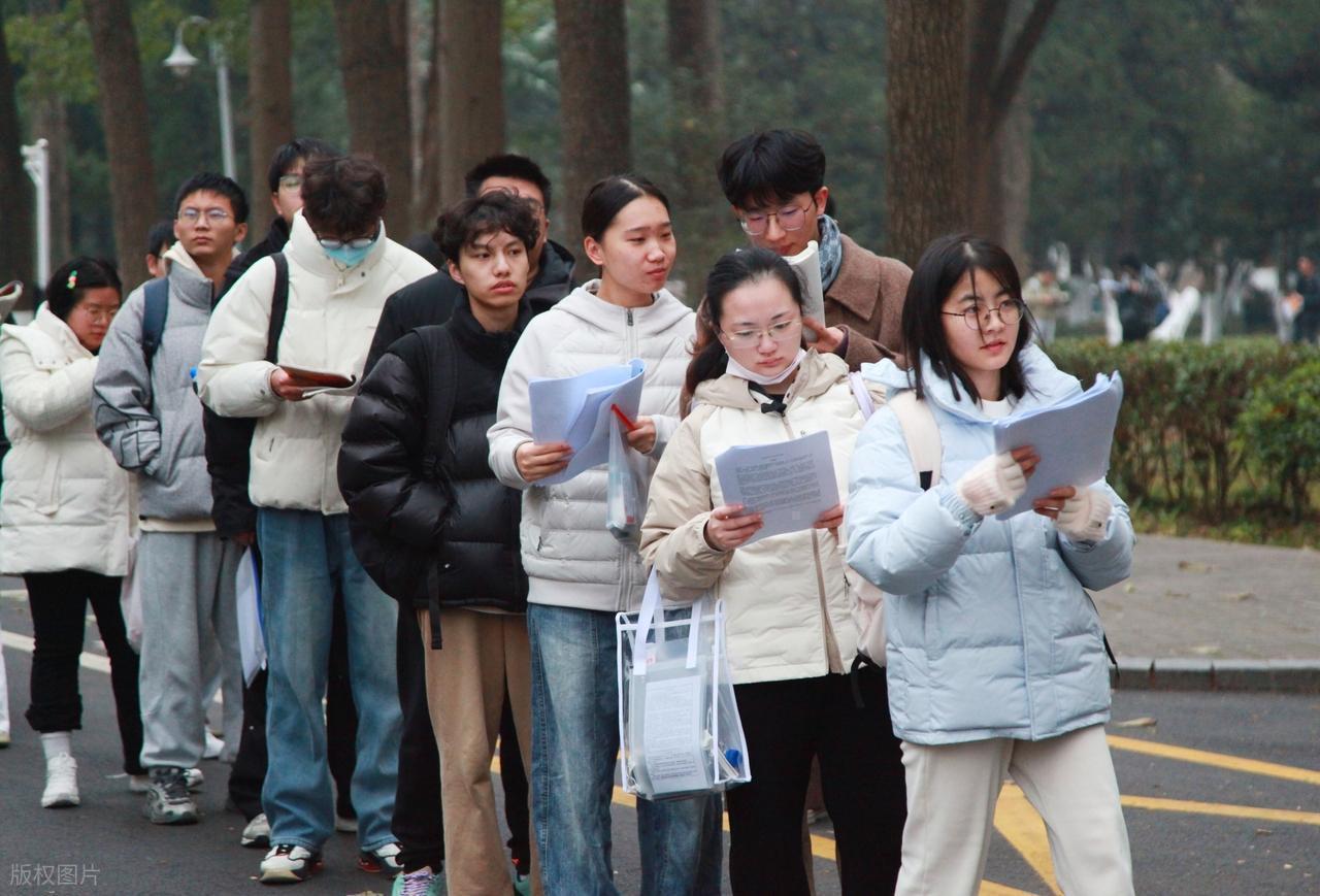  考研调剂数据深挖：A区211与双非院校名额全景分析指南。 教育招生